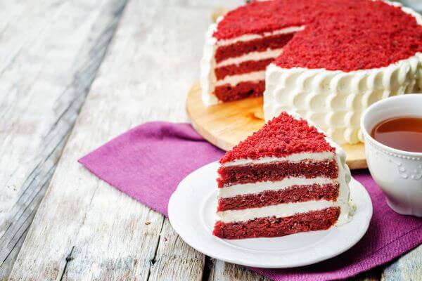 Bolo de Veludo Vermelho com Recheio de Cheesecake