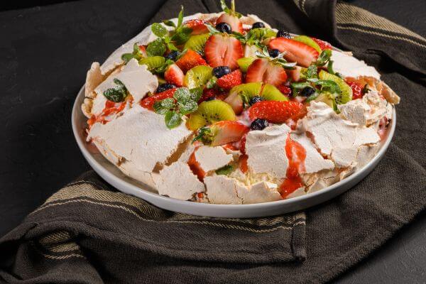 Pavlova Delicada: A Sobremesa Perfeita para Ocasiões Especiais