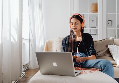 Internet-A-Conexão-que-Mudou-para-Sempre-a-Forma-como-Vivemos-e-nos-Comunicamos